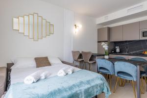 Navigli eleganza moderna con luce naturale