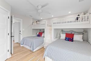 New Listing! Pelican Bay 14 -Luxury Home at Beach!