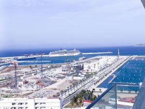 Tanger centre-ville - Appartement luxueux avec vue mer et piscine