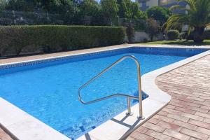 Pool View Balcony & Walk to beach, by TimeCooler