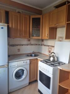 Затишна 1 кімнатна квартира біля метро Дарниця