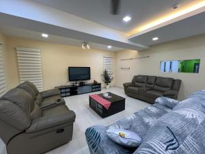 5-12pax Ampang Homestay 5BR House Near KLCC