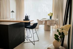 By the lake apartment