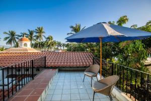 Magnificent Canal House with Dock and Adjacent Golf