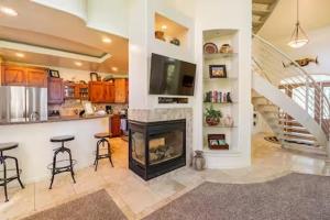 Spectacular Driggs Townhome with Hot Tub