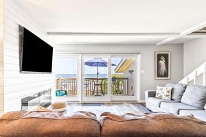 Seagrove Villa 11C - Oceanfront View! Center of Resort!