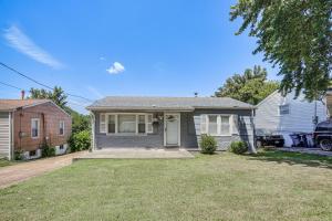 2BR Retreat with Fire Pit Close To Downtown STL