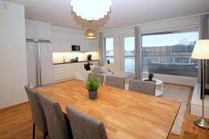 Three-room apartment from Telakkaranta by the Aurajoki river