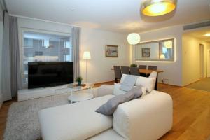 Three-room apartment from Telakkaranta by the Aurajoki river