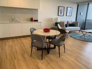 A Lovely 1 Bedroom Apt in Surfers Paradise