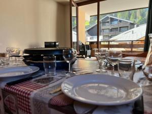 Appartement lumineux au pied des pistes avec accès direct Grand Massif - FR-1-624-100