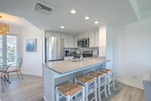 Port O Call E302 - Top Floor Ocean View Condo!