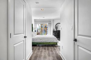 Amazing & Spacious in Heart of Santa Monica- Easy Access toTourist attractions