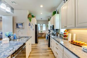 Luxe Waterfront Home with Boat Slip in New Braunfels