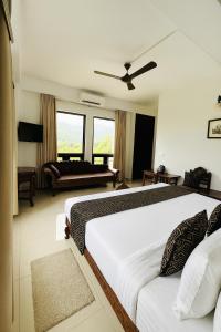 The Mayur Captain Grand Resort kasauli