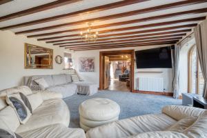 The Oak, Country Home, Sleeps 4 with Hot Tub near Durham City & Bishop Auckland