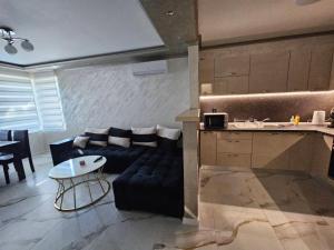 Small Central Flat - Walk to Station & Cathedral