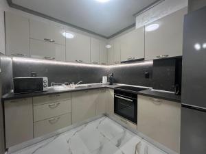 Small Central Flat - Walk to Station & Cathedral