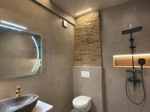 Solvy Areos 7 Seaside Family Suite - Direct to City Center & Port & Airport