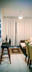 Apê a 300 metros da praia, 2dorm, garagem, elevador