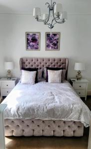 3 Bedroom villa attached to Host home free parking