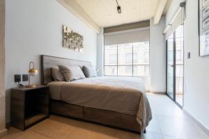 Zielo 3bdrm 2 bath Private balcony, Rooftop Walk to Zocalo