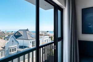 Oceanfront Bliss with Breathtaking Views