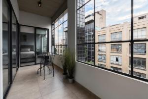 Zielo Rentals Palma ,Private balcony, Rooftop Walk to Zocalo