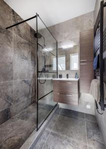 Top-floor privacy and comfort