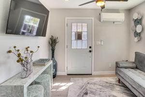 Newly Updated! Commuter-Friendly Anaheim Home