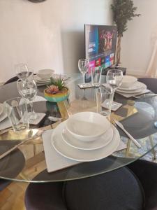 Birmingham City Centre Cosy 2 Double Bedroom Apartment Free Parking Workspace and close to O2 Arena