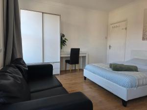 Studios & Ensuite Doubles - Central RG1 - Oracle - Station & Hospital