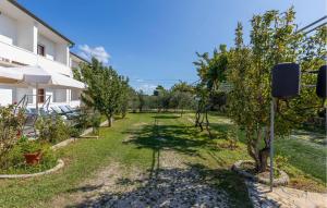 1 Bedroom Nice Apartment In Banjol