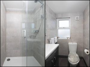 Salty Dog Restaurant, Pub & Guesthouse