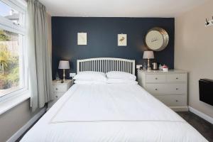 Salty Dog Restaurant, Pub & Guesthouse