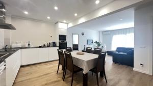 Apartamento con Terraza cerca del Mar - 3hvězdičkové hotely ve městě Roses