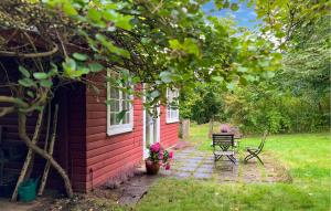 Lovely Home In Hundested With Wifi