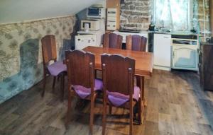 2 Bedroom Stunning Apartment In La Grand-Combe