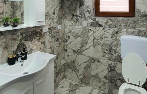 Lovely Apartment In Fazana With Wifi