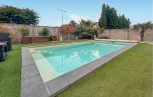 Lovely Home In St-Genies-De-Comolas