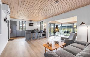 4 Bedroom Stunning Home In Haderslev