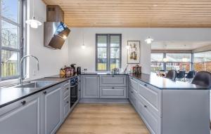 4 Bedroom Stunning Home In Haderslev