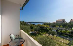 Cozy Apartment In Banjol With Wifi 