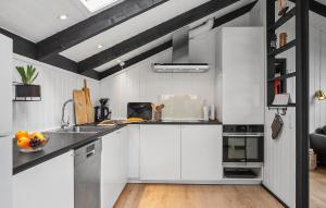 2 Bedroom Nice Home In Hejls