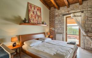 Lovely Home In Kastelir