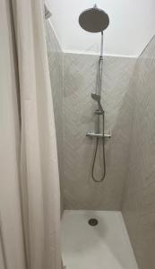 À Deux Pas du Palais