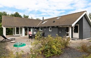 Nice Home In Væggerløse With Sauna