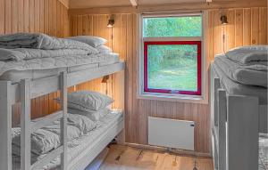 Cozy Home In Væggerløse With Sauna