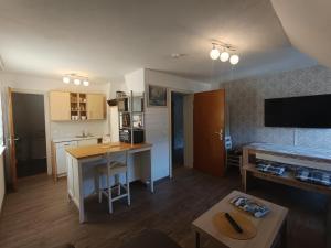 Ferienwohnung Michelle mit Balkon für 1 - 6 Personen