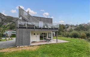 Gorgeous Home In Svenevig With Wifi